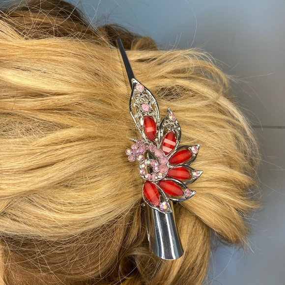 Lot of 5 New, unused, fancy hair clips. Includes 5 - Picture 4 of 8